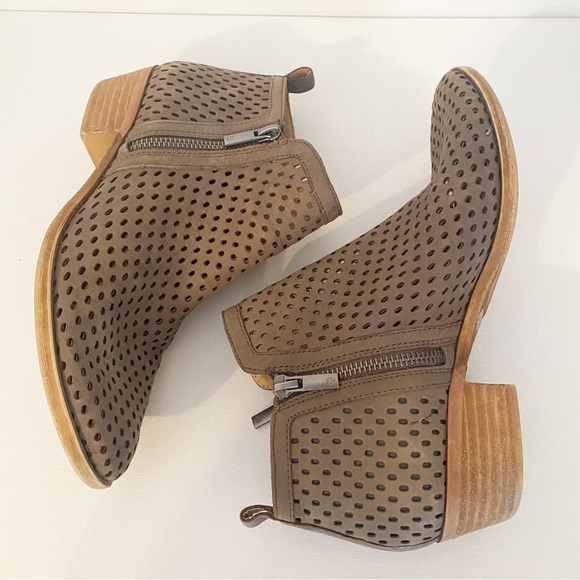 Lucky Brand Basel Suede Double Zip Perforated Ankle Boots - 7.5 - Picture 9 of 13